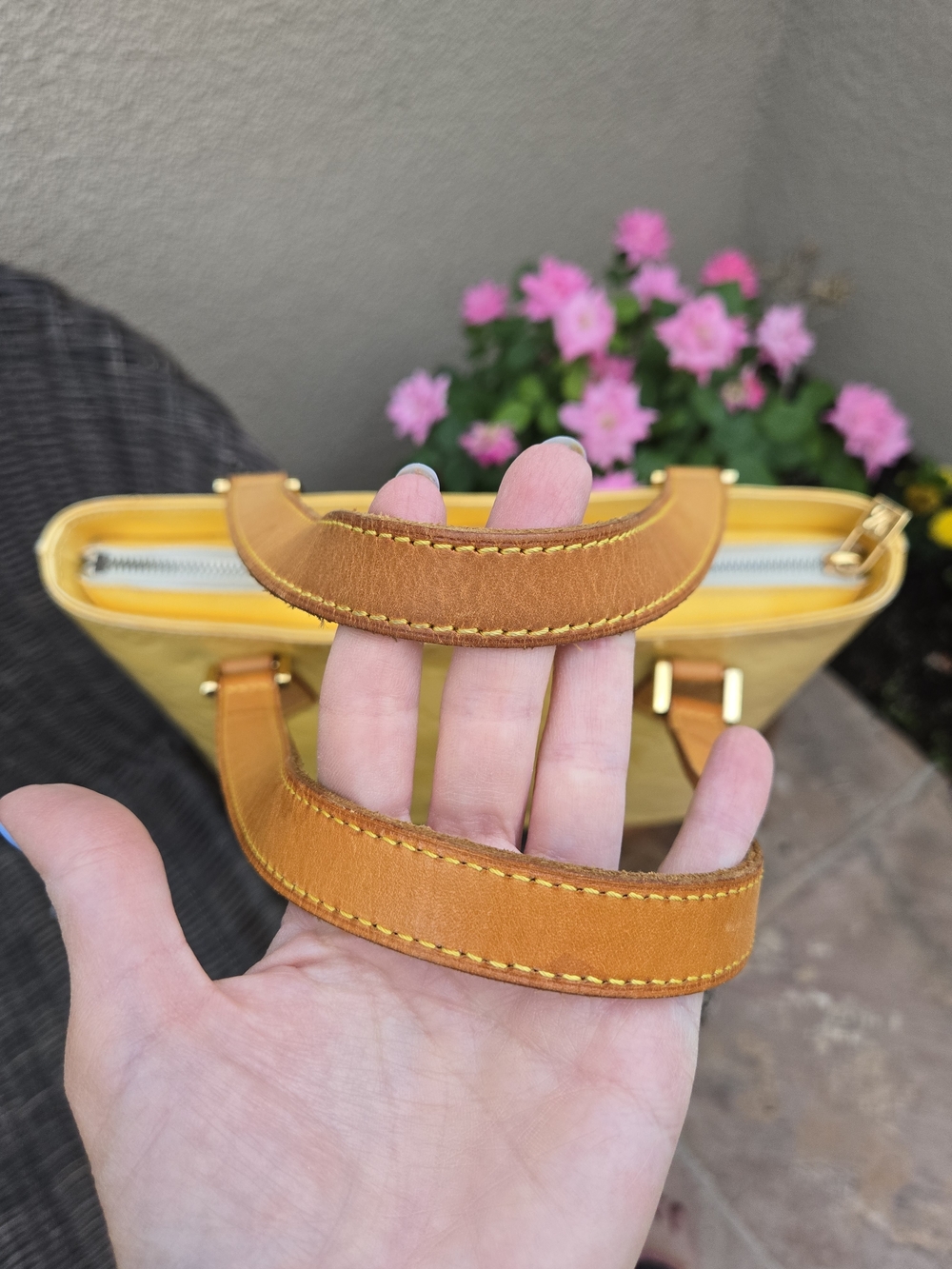 Authentic Louis Vuitton Yellow Houston Vernis Empriente Leather Tote Bag - Picture 5 of 17